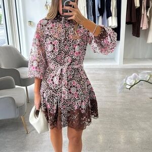 Mini floral dress with brown lace detailing and pink floral print #floraldress